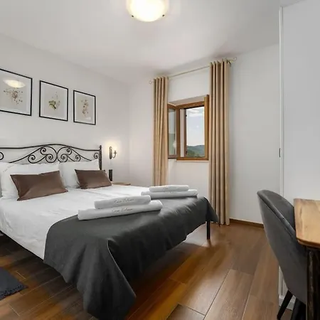 Angela Apartament *